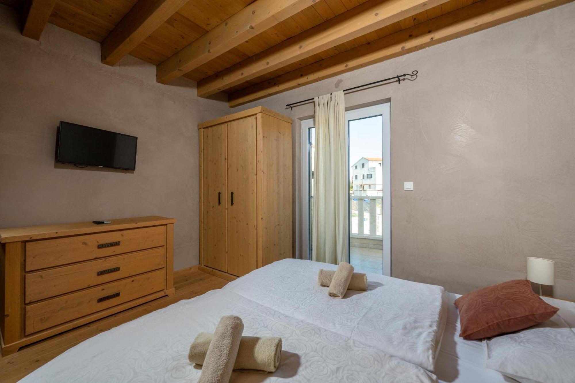 6-Bedroom Villa Chiara With Sea View Premantura Exterior photo