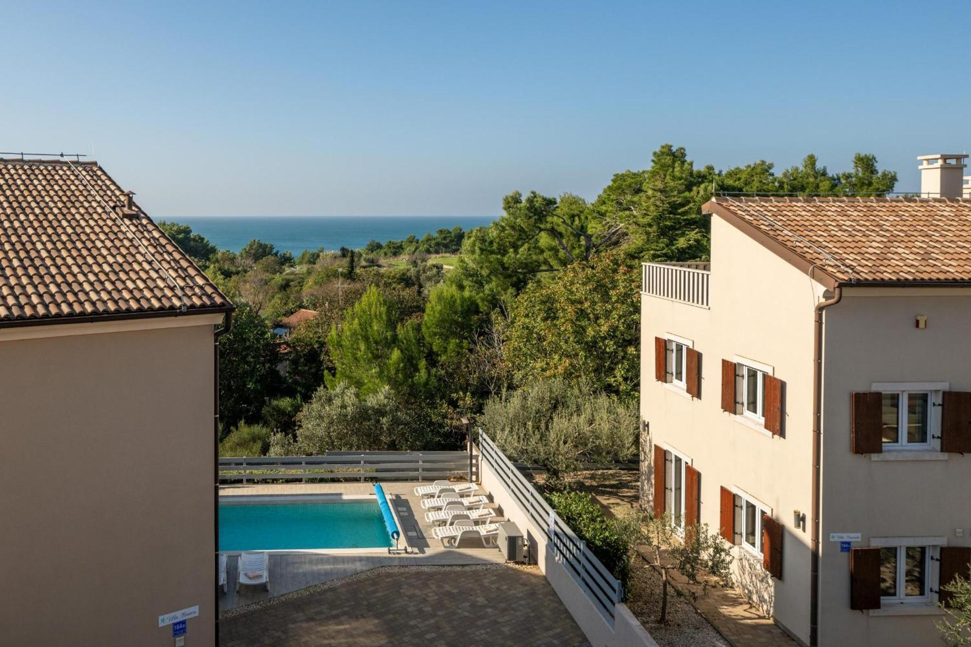 6-Bedroom Villa Chiara With Sea View Premantura Exterior photo