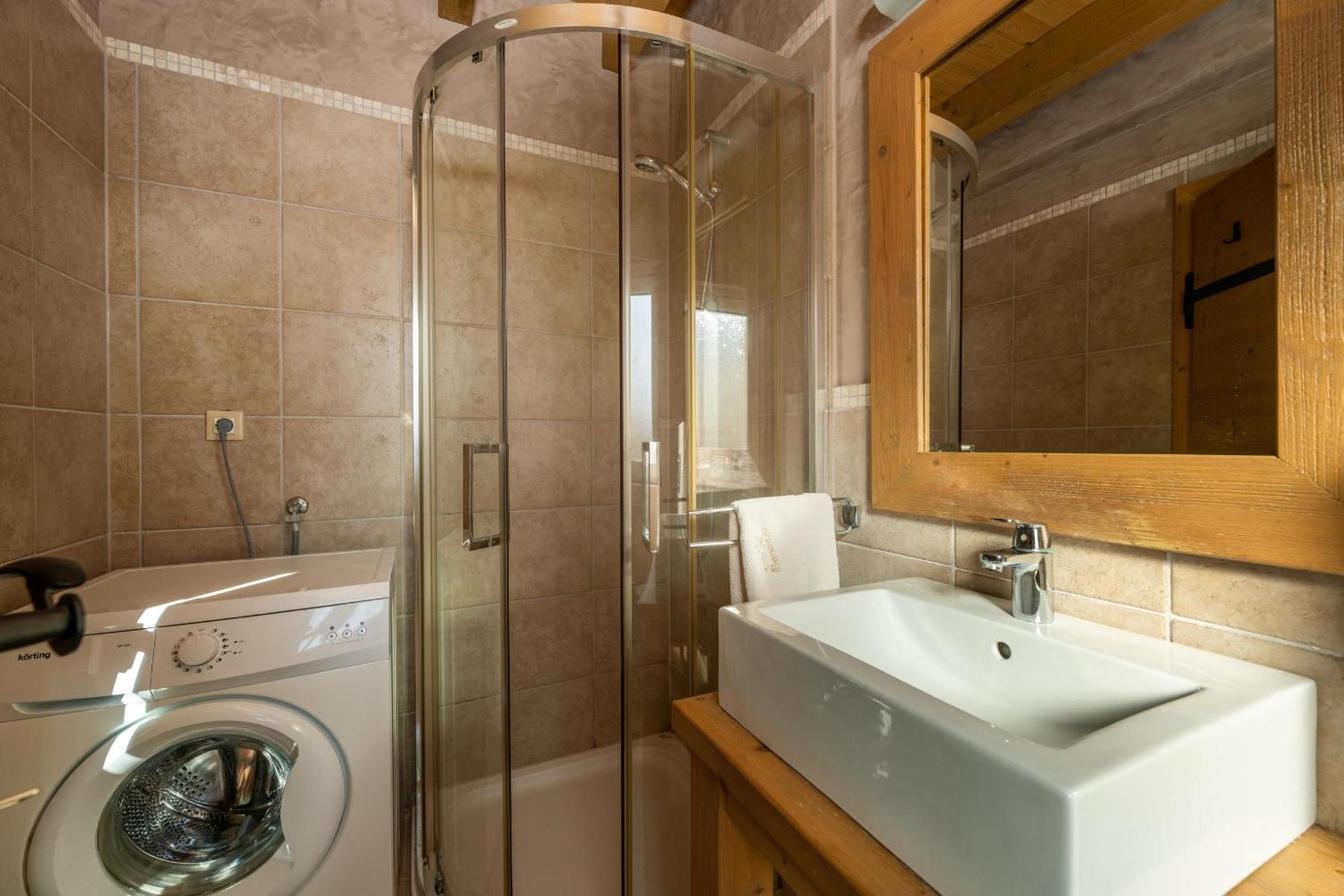 6-Bedroom Villa Chiara With Sea View Premantura Exterior photo