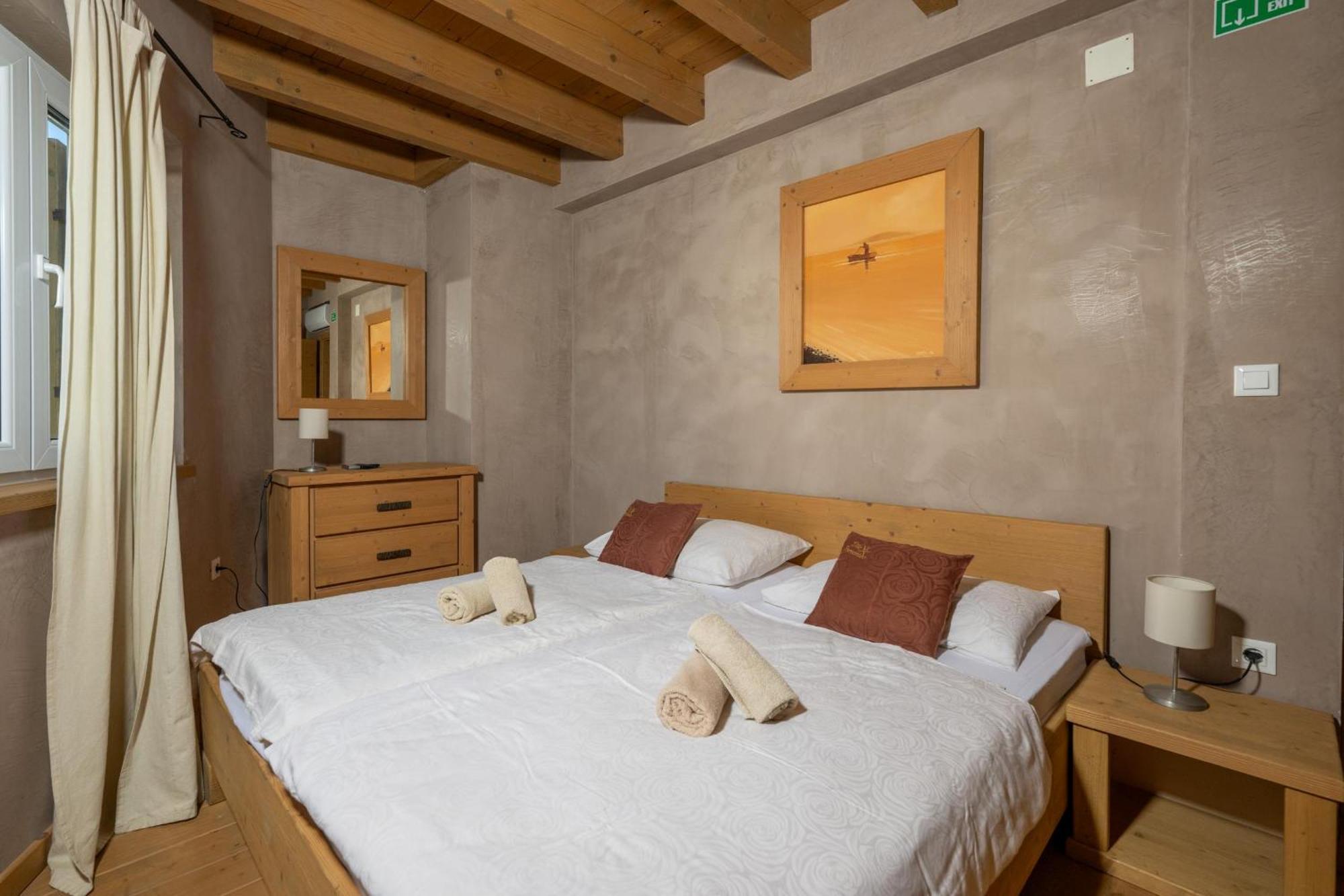 6-Bedroom Villa Chiara With Sea View Premantura Exterior photo