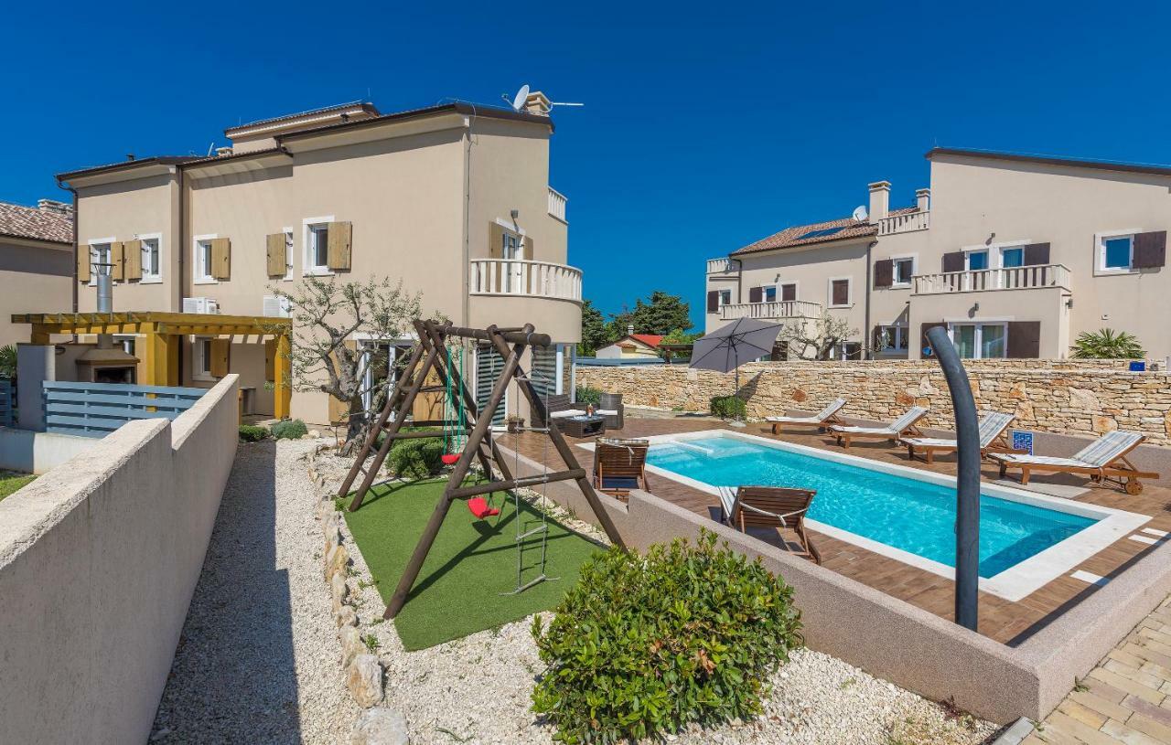6-Bedroom Villa Chiara With Sea View Premantura Exterior photo